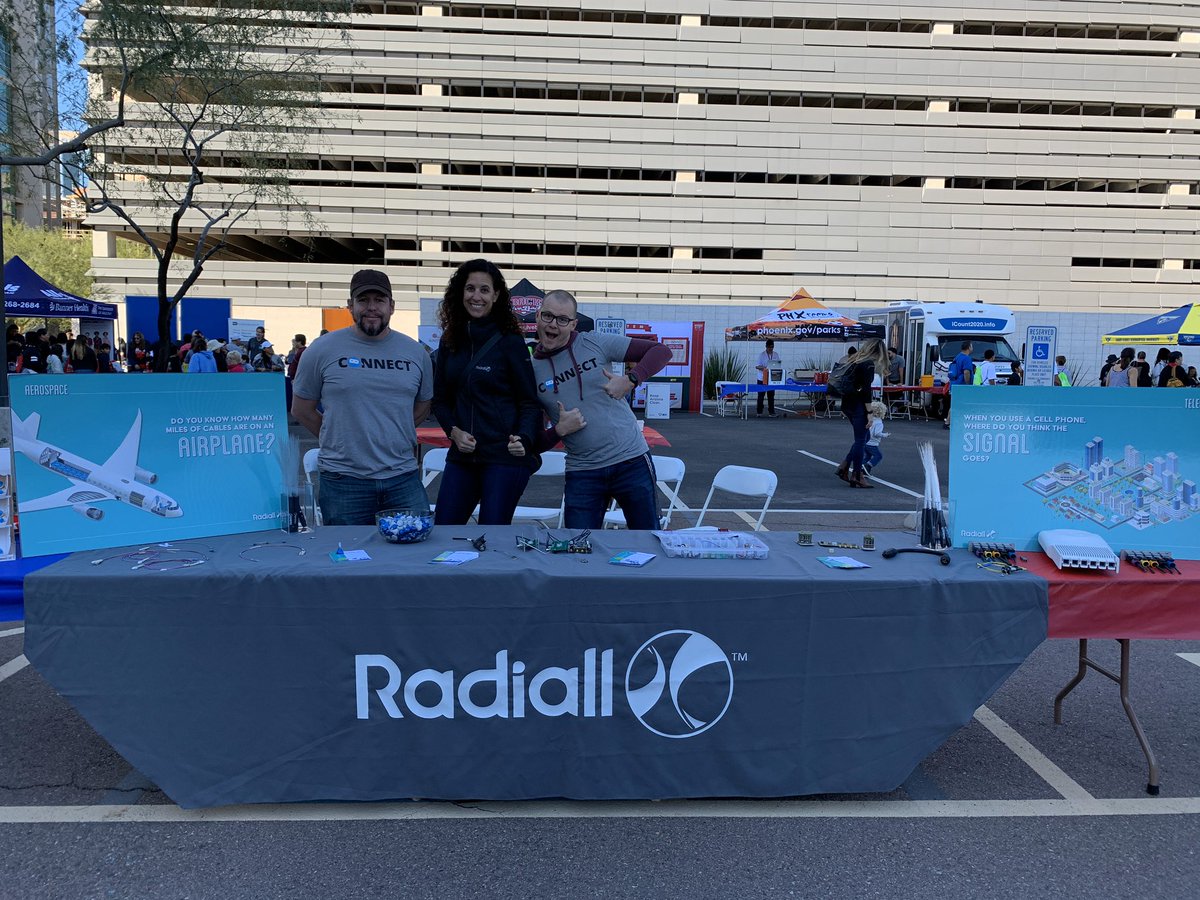 RadiallGroup's tweet photo. Today we're at @Connect2STEM in Phoenix, showing local kids and their families fun #STEM projects and options for a future in #aerospace, #engineering or manufacturing! #Connect2STEM2020 https://t.co/TKLKdGMGTq