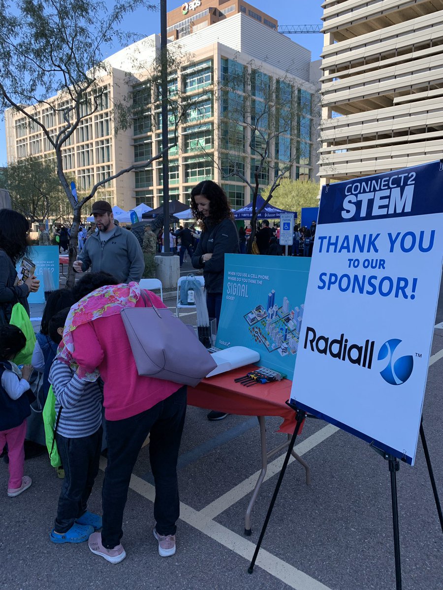 RadiallGroup's tweet photo. Today we're at @Connect2STEM in Phoenix, showing local kids and their families fun #STEM projects and options for a future in #aerospace, #engineering or manufacturing! #Connect2STEM2020 https://t.co/TKLKdGMGTq
