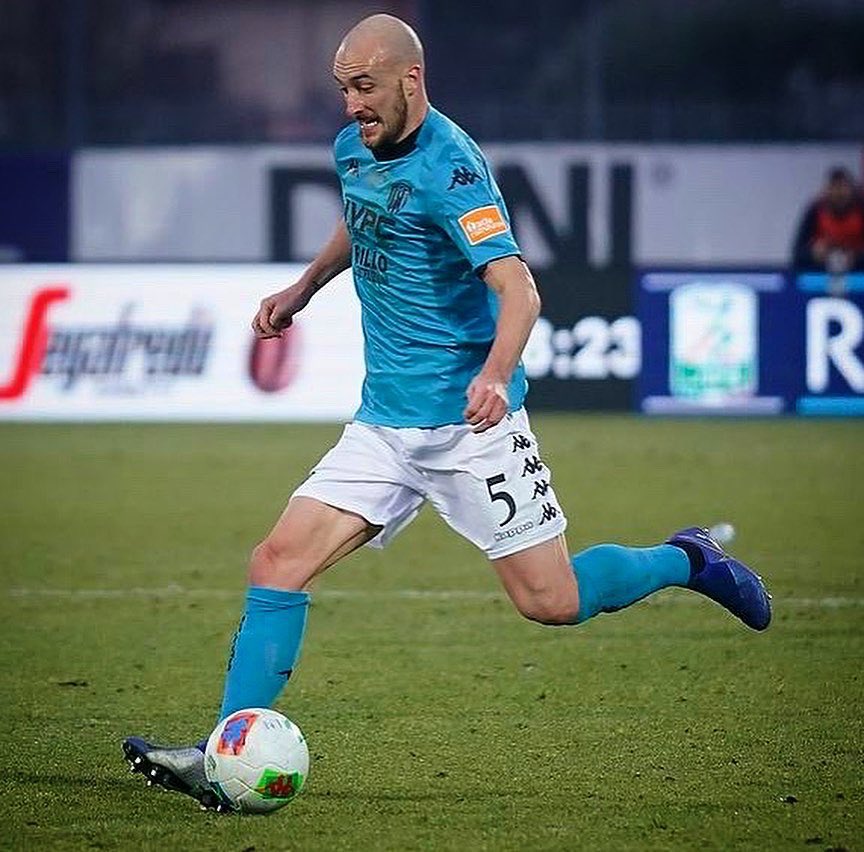 Dove non si arriva con le gambe, si arriva con il cuore ❤️ !!!! #forzastrega 💛❤️ <a href="/bncalcio/">Benevento Calcio</a>