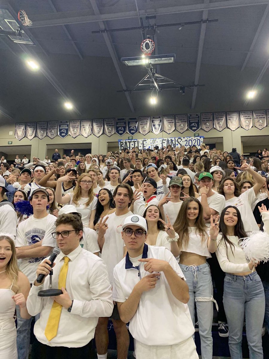sm_bluecrew's tweet photo. Battle of the fans 2020💍 https://t.co/cpO8fLDh6L
