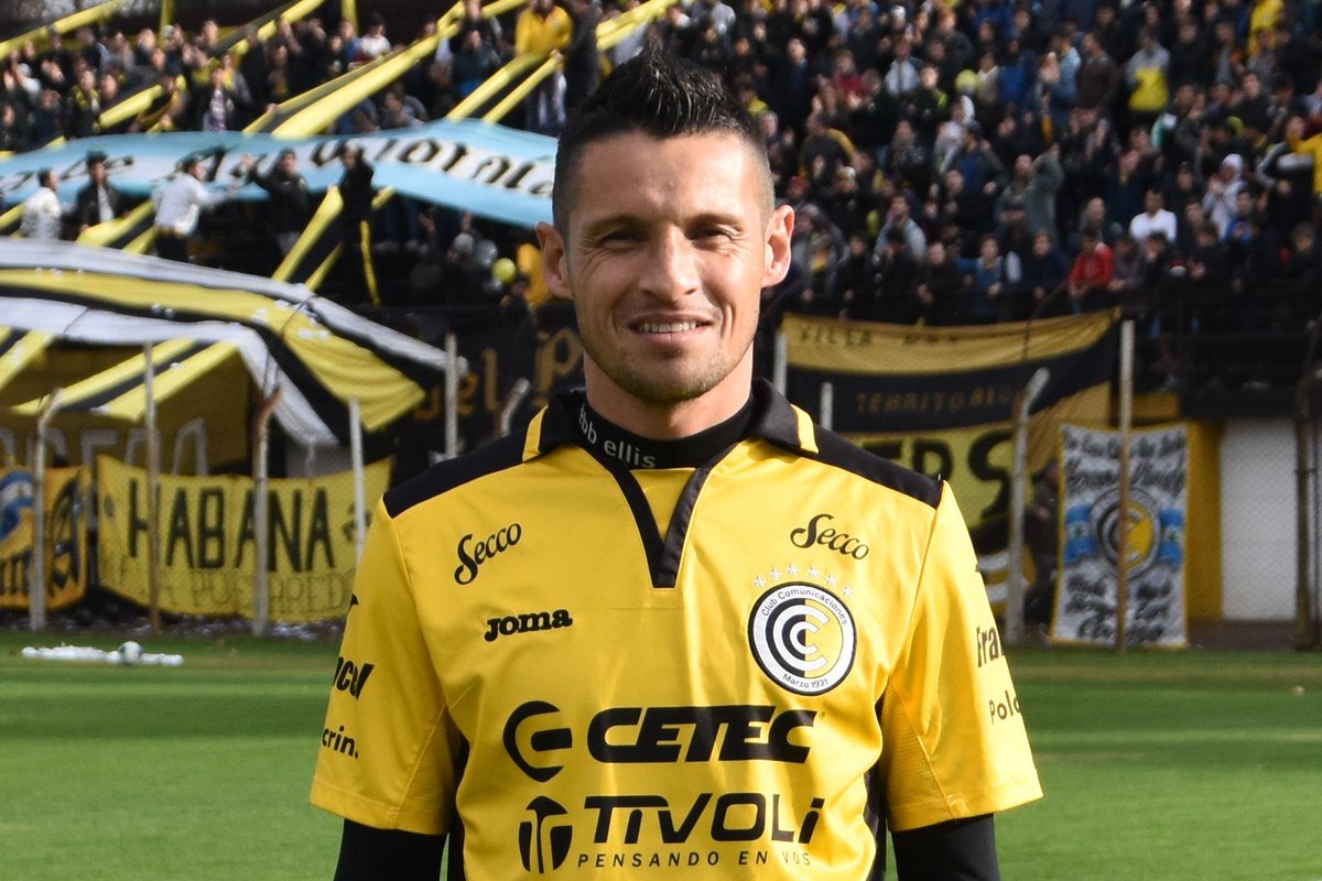 AscensoRetro's tweet photo. 🔴Hoy, a sus 38 años, Federico Barrionuevo jugará su ultimo partido como profesional. 

👉🏻A lo largo de su carrera jugó en mas de 10 equipos del ascenso argentino. https://t.co/dKR2txUhMd