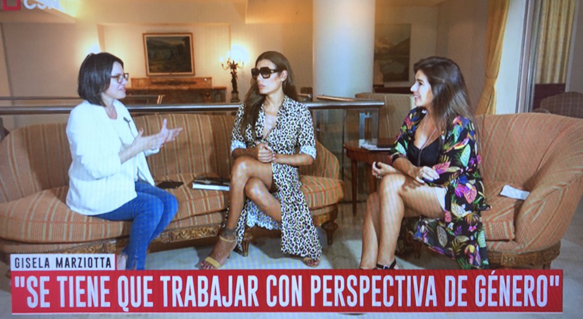 naraquever's tweet photo. “Se tiene que trabajar con perspectiva de género” Gisela Marziotta junto a @Flordelav en #naraquever con @NaraFerragut por @C5N https://t.co/oTlTsIrOPA