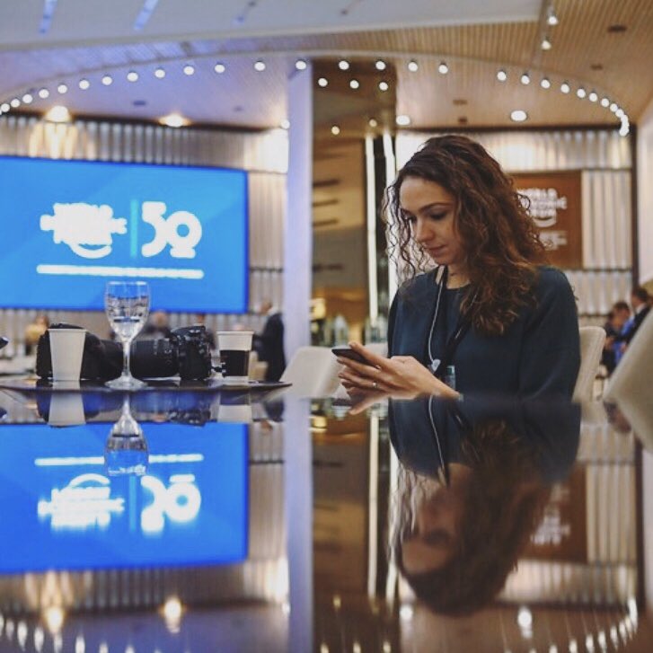 fleurvd's tweet image. Looking back at a great week at #WEF20. Incredibly proud of all our @EYnews PR &amp;amp; #socialmedia activities; continuously raising the bar while seeing some snow at the same time! Check out @Carmine_DiSibio’s Insta story for a snapshot: instagram.com/s/aGlnaGxpZ2h0… #BetterWorkingWorld