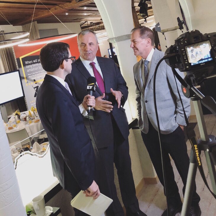 fleurvd's tweet image. Looking back at a great week at #WEF20. Incredibly proud of all our @EYnews PR &amp;amp; #socialmedia activities; continuously raising the bar while seeing some snow at the same time! Check out @Carmine_DiSibio’s Insta story for a snapshot: instagram.com/s/aGlnaGxpZ2h0… #BetterWorkingWorld