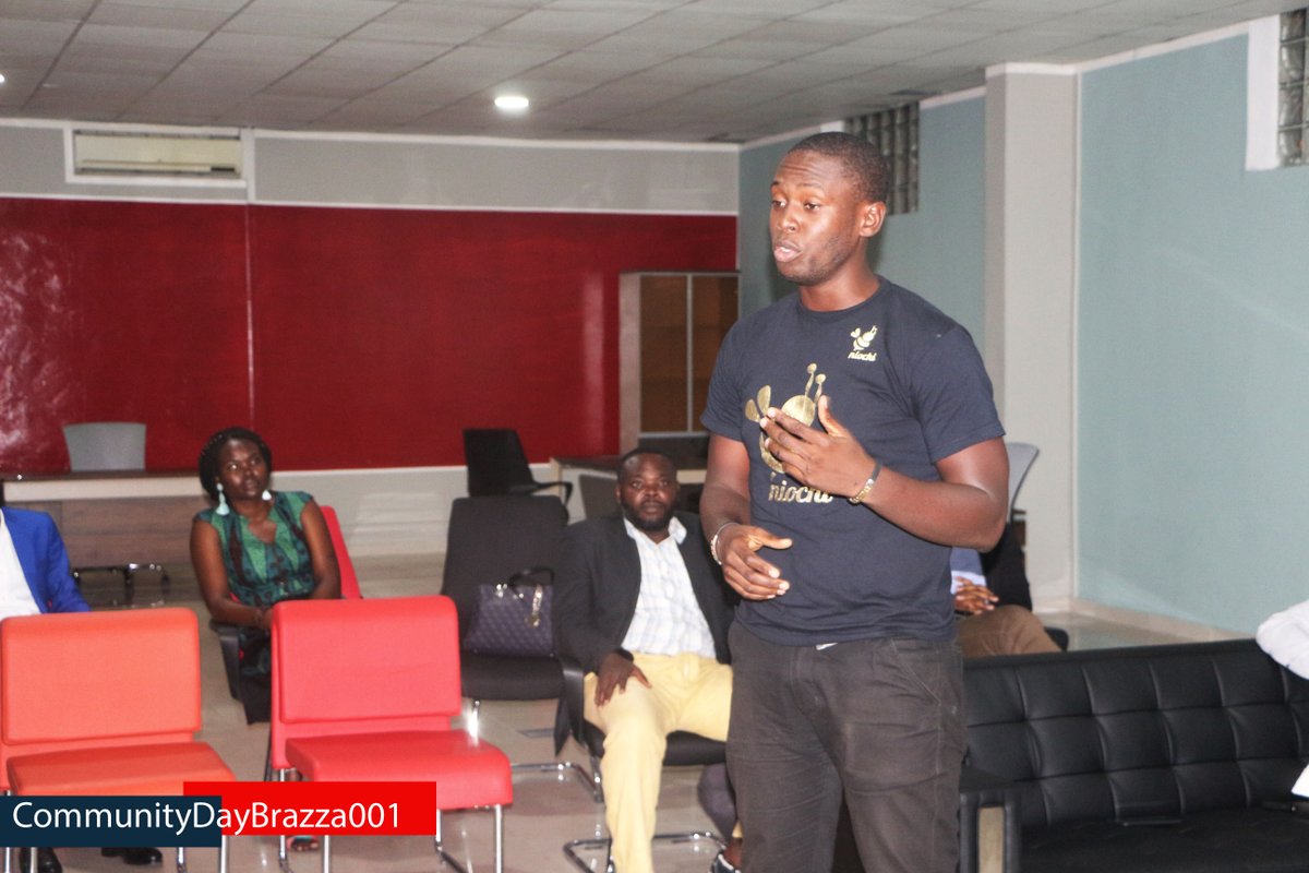community_days's tweet photo. Instant #Picth aux #CommunityDayBrazza001.
5 minutes pour convaincre l'auditoire sur la solution @niochiapp .
Faire découvrir nos pépites pour contribuer à leur promotion telle est l'ambition de la partie "Découverte" des #CommunityDays. @PrinceYoulou. https://t.co/YacHGL9H2o