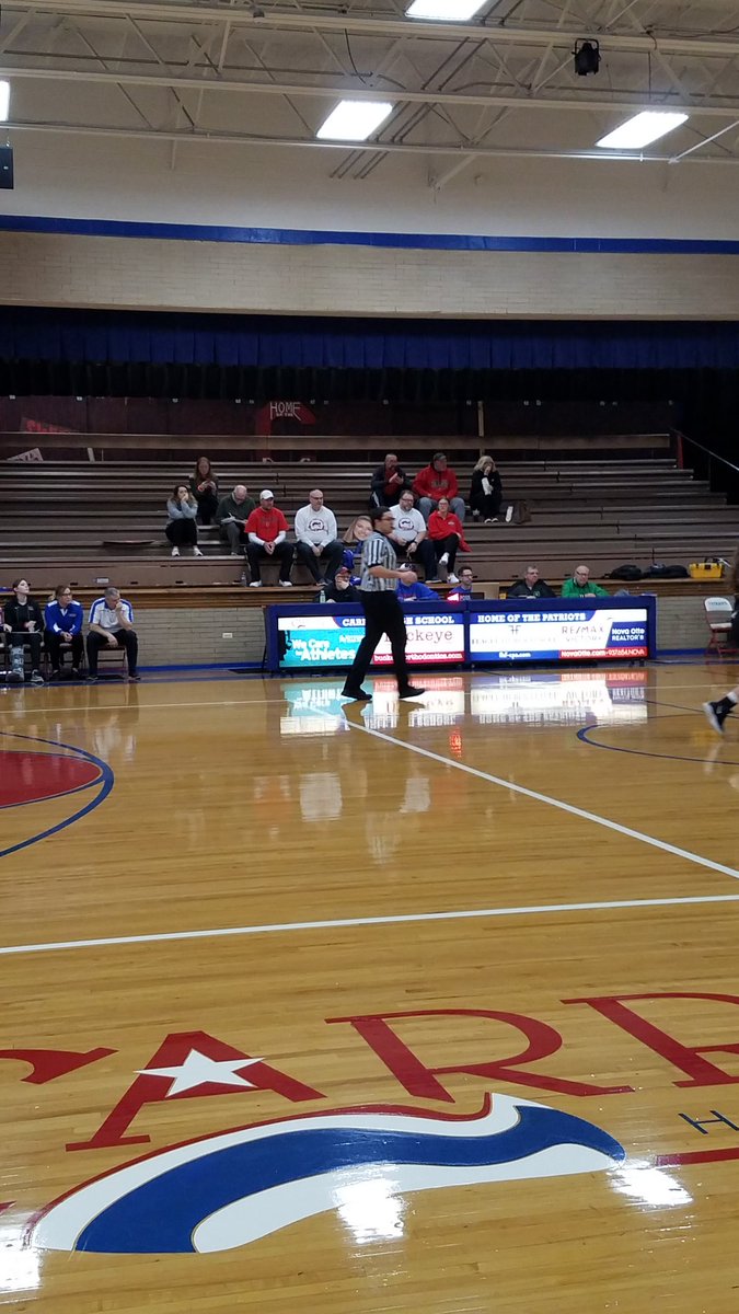 the stage is set game 1 about to take place 2nd game of the day 7:30 it's a LIFESTYLE