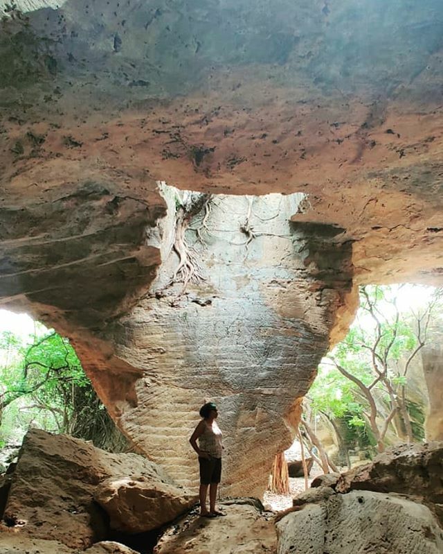 himadrigarg's tweet photo. Looking for the spot to get the best shot 🙊
.
.
.
#ghoomophiro
#Ghoomophirosisters
#travel
#naidacaves
#diu
#sea
#cave
#cavebeach
#naidacavesdiu
#beachside
#beachesofindia
#diutourism
#traveldiary
#Instapic
#travelquotes
#instalike
#lifeofatr… https://t.co/FhWdZPrOea https://t.co/OsN8goJJM3