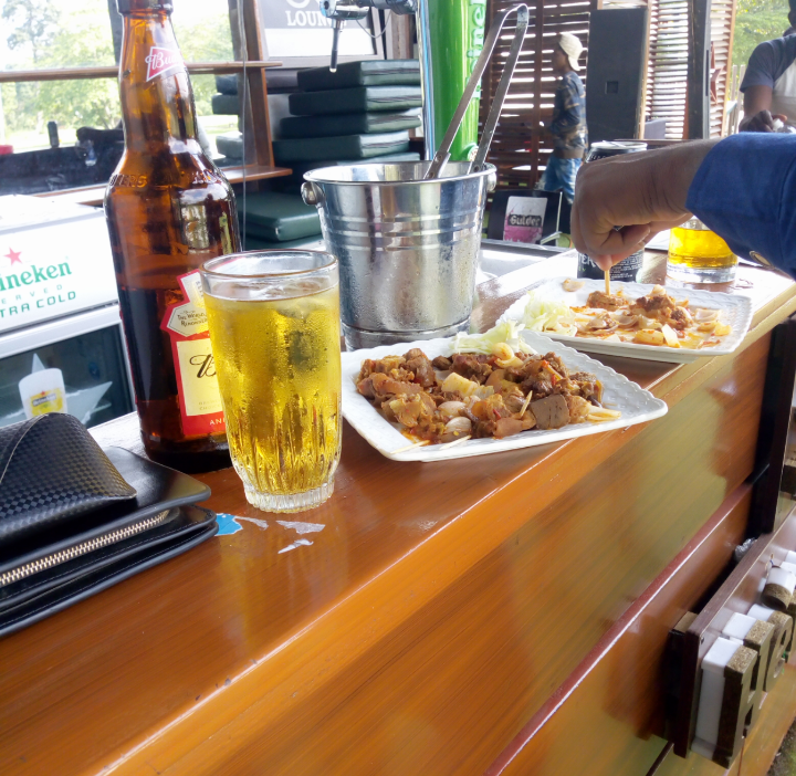 Philconcept16's tweet photo. No Bud ..... No Beer πΊπΊπΊπΊπΊ
#KingOfBeers
#Budweiser
#tgis
#philconceptcollection
#budweisernigeria
#AKingIsBorn https://t.co/9xLYQQLLOe