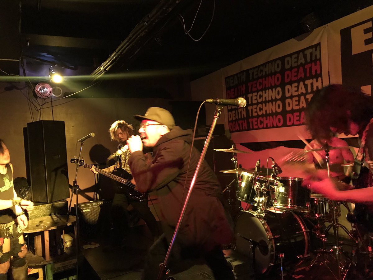 daisuke57mp's tweet photo. 帰宅！
久しぶりの高知CHAOTIC NOISEでした！
皆々様、本当にありがとうございました！
#scenesick
#tusks
#numhum
#speednoisehell https://t.co/mBodQvpfc6