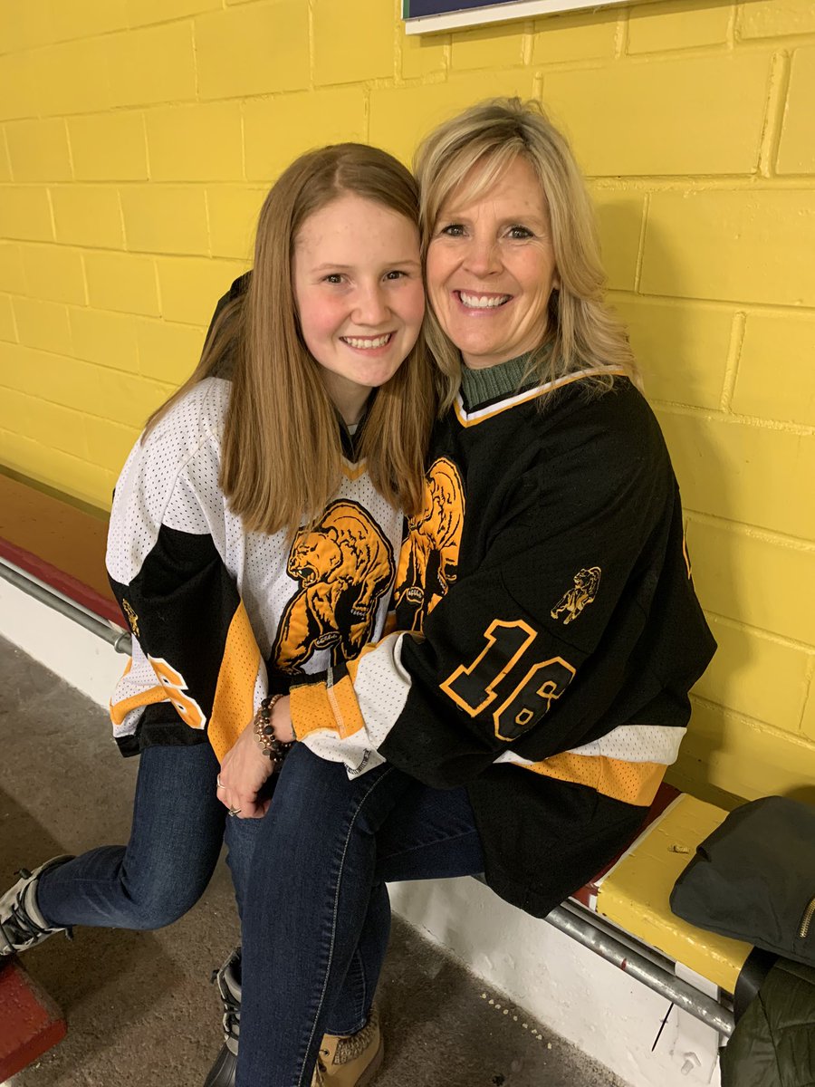 WilliamSpelts's tweet photo. Our first parents night last night. How lucky am I to have these two! #bearsnow #wolverineslater https://t.co/COMxbPY1I1