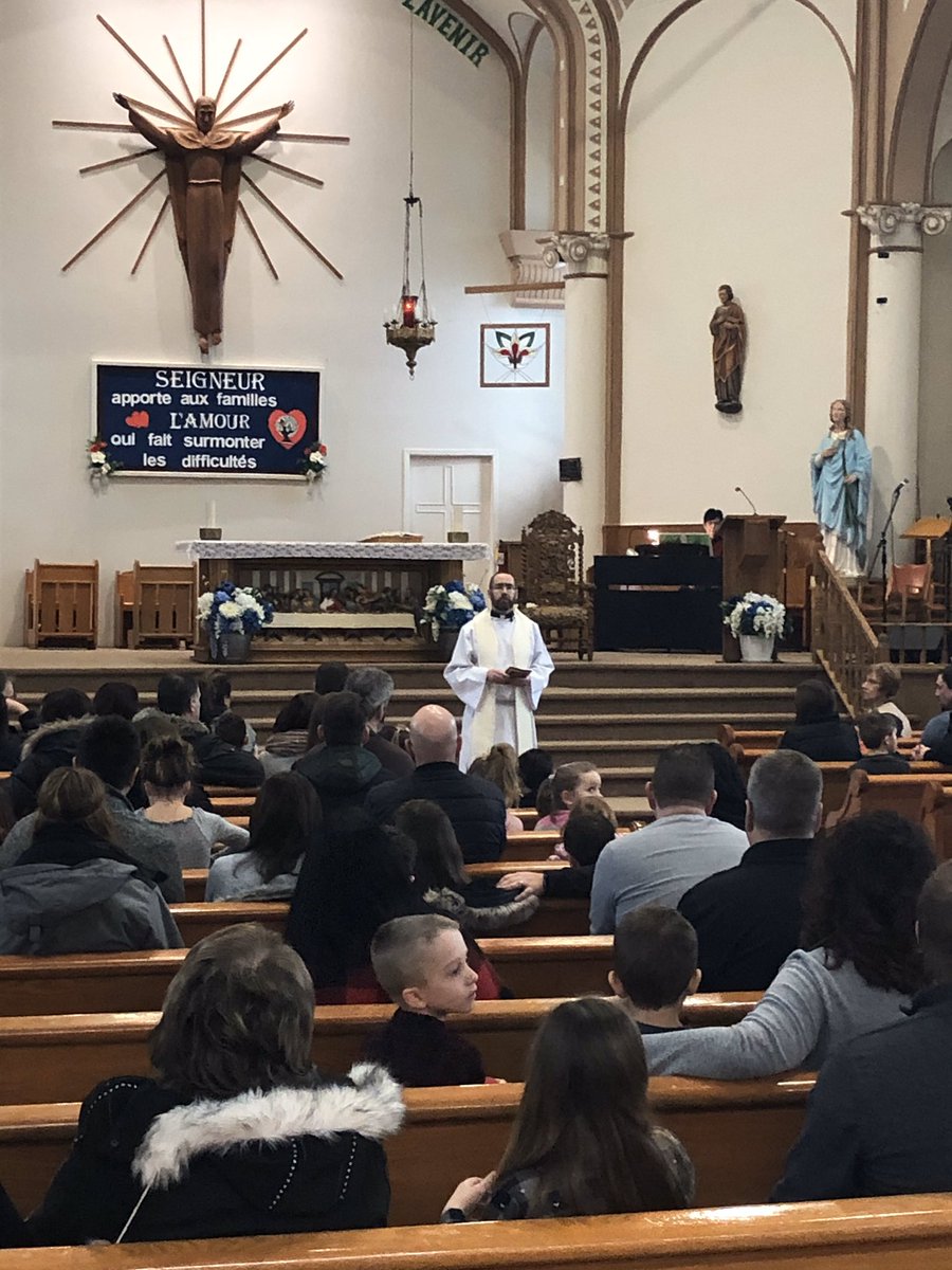 Félicitations à nos élèves de 2e année qui viennent de vivre leur premier pardon!  Merci à l’abbé Jonathan, l’abbé Michel Pommainville, mesdames Monique, Agathe et Ghislaine!
#CSDCEOcatho