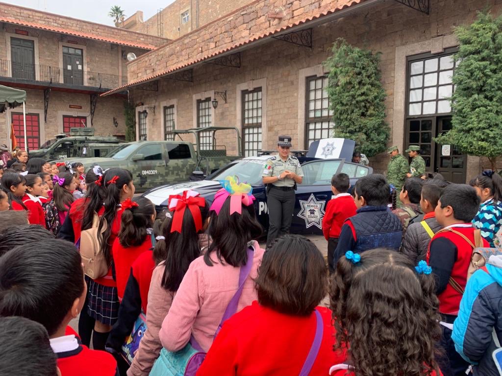 GN_MEXICO_'s tweet photo. Un grupo de niñas y niños de #SanLuisPotosí disfrutan actividades recreativas y charlas informativas sobre seguridad vial. #TuSeguridadNuestraMisión https://t.co/lBpoCBTGDJ