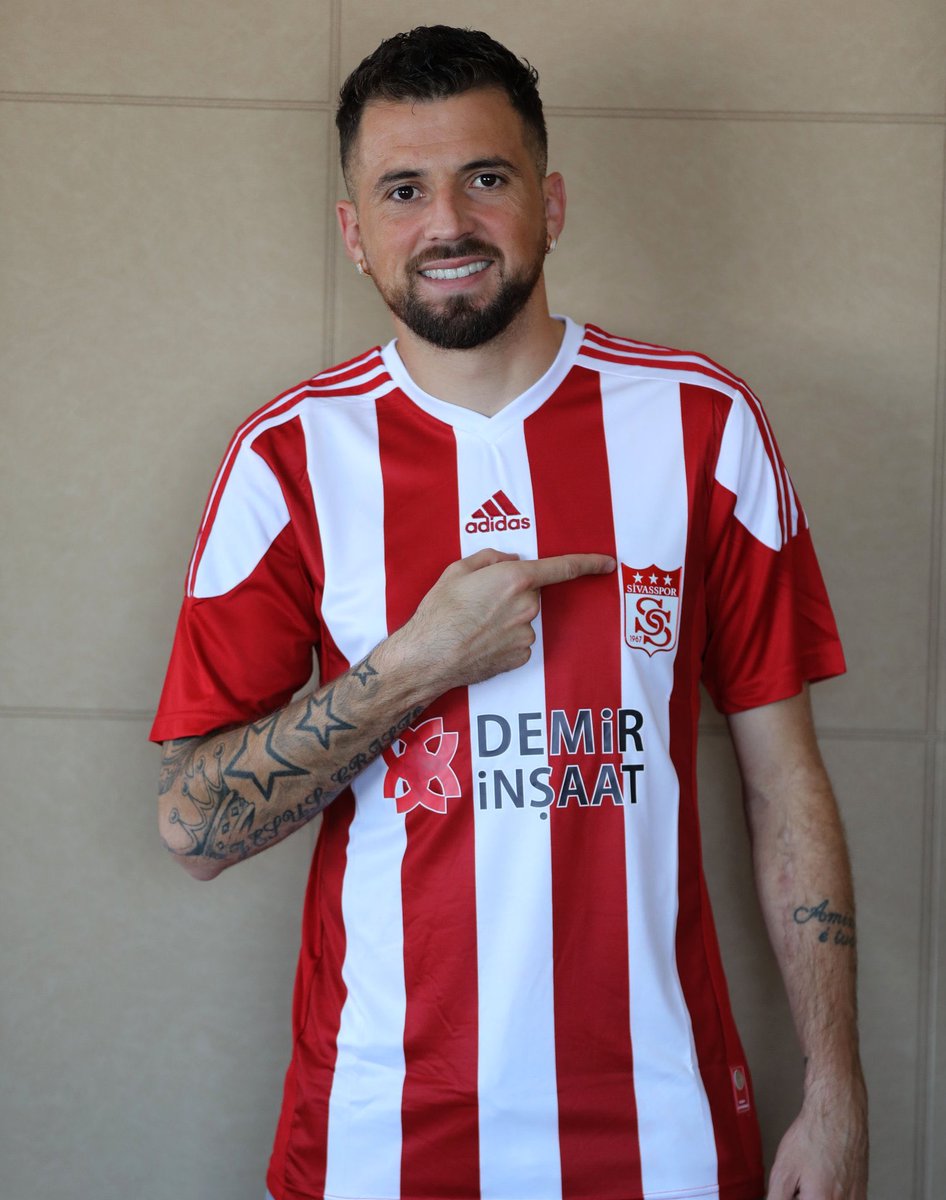 DSClaudemir's tweet photo. @SivassporKulubu ⚽️❤️ https://t.co/Iz568AbDDF
