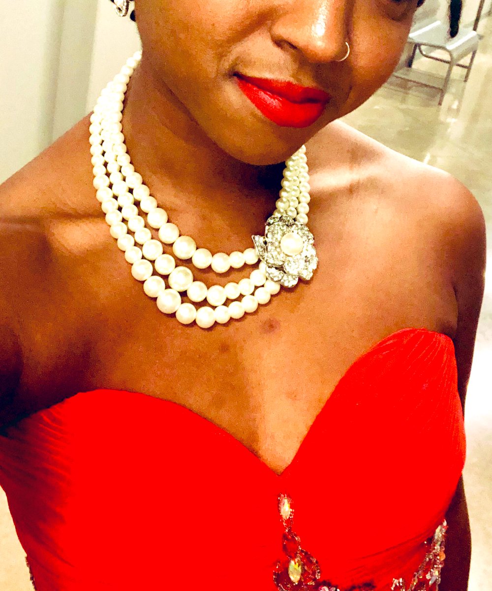 CUmbriel's tweet photo. Crimson lip and a pearl necklace. Is there a better combo? 🥰✨💫💋 https://t.co/pCr9UB6Ft5 #houstoncompanion #gfe #nubiangirlfriend #celesteumbriel https://t.co/4SvNQXt3Nu