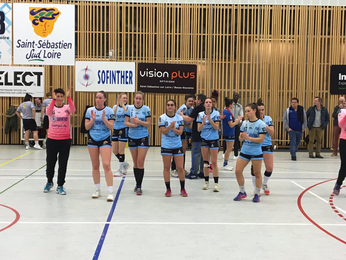 3SLHB44230's tweet photo. [#N1F - FIN DU MATCH]
Défaite des filles 26-29 face à #Pessac.
Un match frustrant car les filles ont malgré tout montré de belles choses ce soir.
On se retrouve demain après-midi pour encourager nos seniors garçons à la salle Abalo à 17h00.
#Forza3SLHB #OnLacheRien 💪🔵 https://t.co/2GZfHnACH5