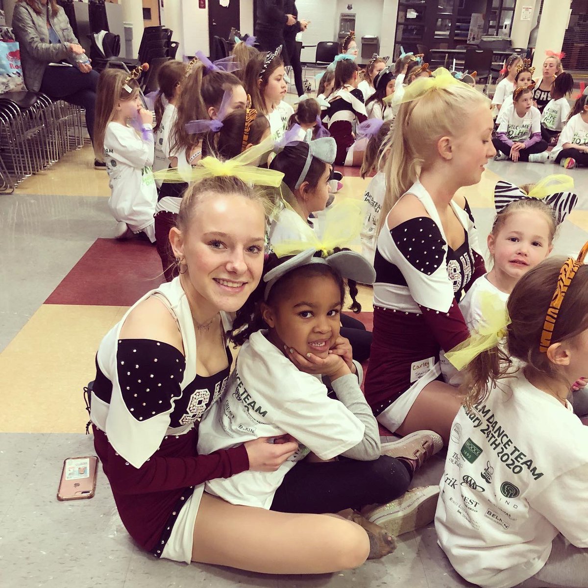 MapleMotionDT's tweet photo. Thank you to the 60+ tiny dancers who joined our Maple Motion annual kids clinic this week. We loved dancing with you!
.
BIG kudos to our MaMo Booster Club &amp; parent volunteers for their help! It truly takes a village! #WelcomeToTheJungle #MaMoDanceClinic https://t.co/2TEDbnIZEV
