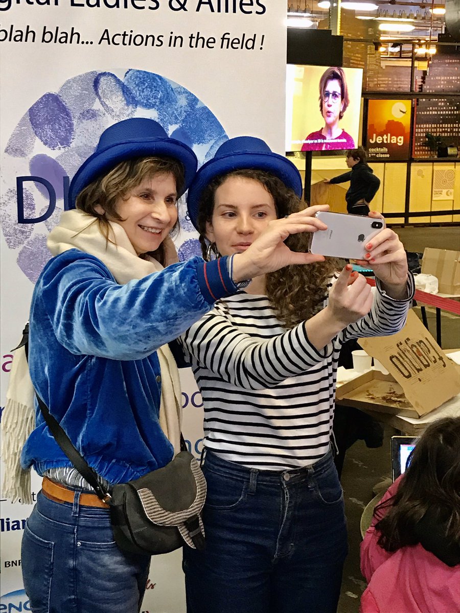 digital_ladies's tweet photo. #LTP2020 @Letempspresse 
#MeetUpDLA to @Gro_ndControl 🌍💫
Nos chères Mère &amp; Fille 2.0 @SANDDELA @DlgNoemie @digital_ladies par la transmission et l’intergénérationnel 🔝 #ladiesinblue 💙💙 MERCI!!!
@CarolineCourtin @VTamagny @mccapobianco @ChiaraCorazzaWF https://t.co/n0WZ8020LN