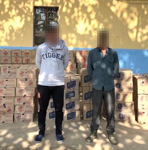 official_dgar's tweet photo. #OperationsNorthEast
#AssamRifles apprehended two individuals & seized illegal Liquor worth more than 10 Lakhs in Ghaspani town, Nagaland on 23 Jan. The apprehendees & the recoveries have been handed over to police for further investigation.
@adgpi @HMOIndia @SpokespersonMoD https://t.co/1QRhX0EtVH
