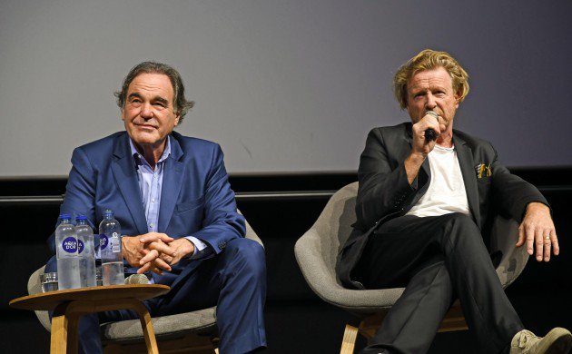 ADMarchives's tweet photo. 26-minute conversation with legendary director Oliver Stone and cinematographer Anthony Dod Mantle, ASC, BSC, DFF, after a screening of @SnowdenTheMovie  : https://t.co/oPUIUwmwoz
@TheOliverStone @AmericanCine @ARRIChannel @LeitzCine @codexdigital @mattzollerseitz @BSCine https://t.co/ZHDyLUXIFT