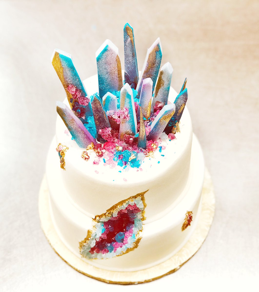 QueenofCakesMN's tweet photo. Colorful Geode
•
•
•
•
•
#queenofcakes #queenofcakesdidmycookies #queenofcakesdidmycake #cakelove #buttercreamart #mycakeobsession #birthdaycakes #weddingcakes #geode #geodecakes https://t.co/VuNVs2HvlA