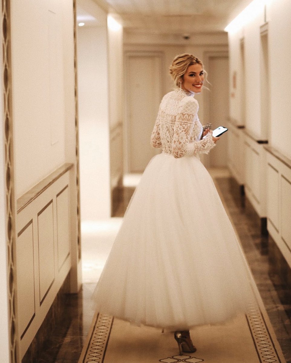 Nuestra querida <a href="/CarlaHinojosaR/">Carla Hinojosa</a> , radiante luciendo un diseño de alta costura de nuestra colección  Privée, creado especialmente para ella con motivo de los #Goya2020 🎬. ¿Verdad que está preciosa?✨✨✨✨

#inmaculadagarcia #inmaculadagarciaprivee #premiosgoya #redcarpet