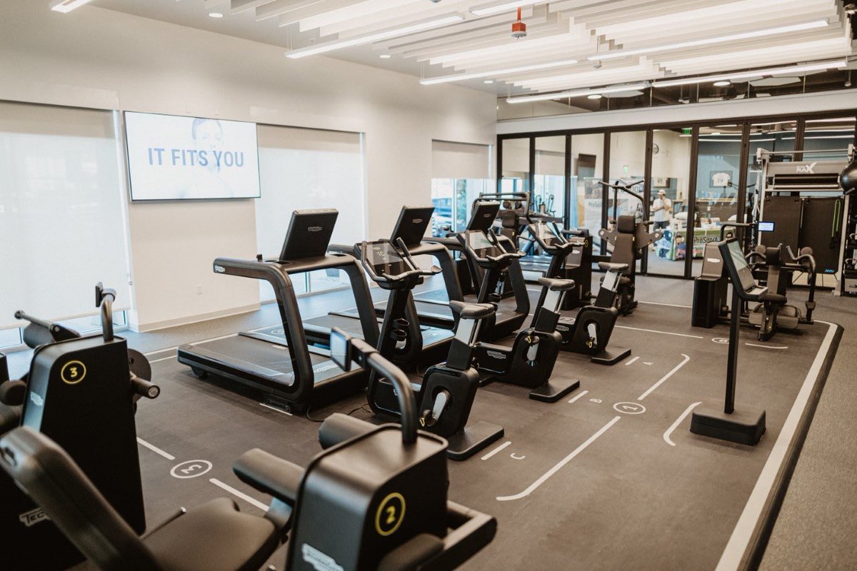 abc7marccr's tweet photo. GRAND OPENING TODAY: Featuring the first #BIOCIRCUIT studio on the West Coast, the brand new Hoag Health Center Foothill Ranch is meant to optimize a patient’s well-being “beyond the traditional doctor’s visit.” 😍 https://t.co/dDT555yWwh