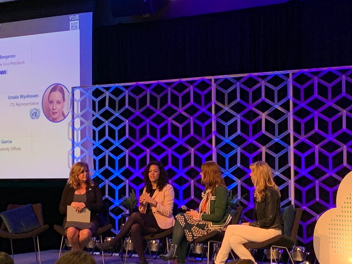 GlobalWIC's tweet photo. “More than 80% people in New York are women of color or minorities, so if you are not doing business with those people, you are not doing business with anyone” 
- @wendygarcia03 
#womenincloud #shesoars #WICAction2020 https://t.co/oRCDxLp1MN