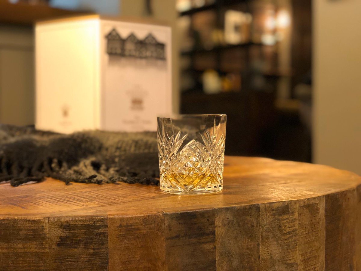 Cheers #BurnsNight with one of our fine, aged, Scotch Whiskeys by the fire. Glenmorangie 12yr, Glenfiddich 15yr, Oban 14yr, Balvenie 17yr 🏴󠁧󠁢󠁳󠁣󠁴󠁿