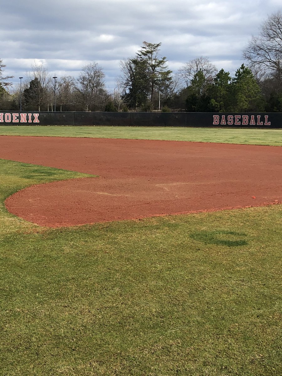CraigFolds's tweet photo. Great day of work for clean up day on @SHSPhoenixBSBL park. Great group of parents and it reflects with the work ethics of our guys!! My heart is full today!! Thanks everyone that came out to help. https://t.co/BcWw0HCeGP