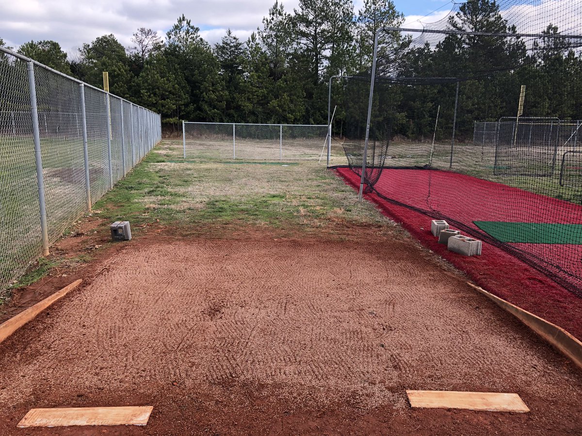 CraigFolds's tweet photo. Great day of work for clean up day on @SHSPhoenixBSBL park. Great group of parents and it reflects with the work ethics of our guys!! My heart is full today!! Thanks everyone that came out to help. https://t.co/BcWw0HCeGP