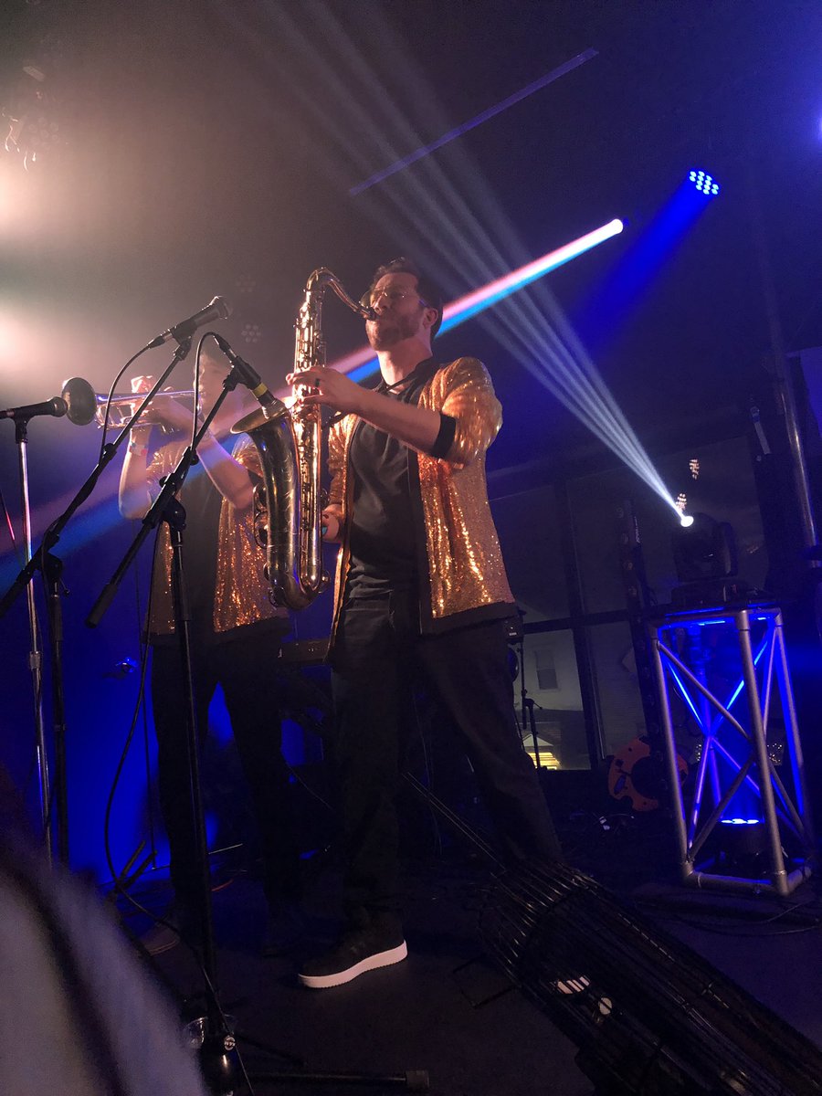 i saw <a href="/Mojoflomusic/">MojoFlo</a> last night and it was one of the best shows i’ve ever been to :-)