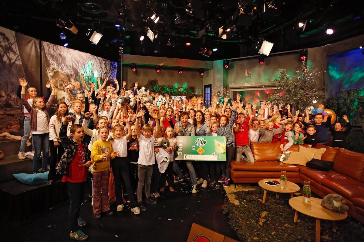 wwfnederland's tweet photo. We hadden nooit durven dromen dat duizenden kinderen in een week tijd maar liefst 145.027 euro zouden ophalen om  dieren in Australië uit de brand te helpen! 🤩💚 Wat een kanjers allemaal. Ontzettend bedankt! Ook aan @npozapp en @KroNcrv die #soskoala mogelijk hebben gemaakt! https://t.co/vonrcMBaf2
