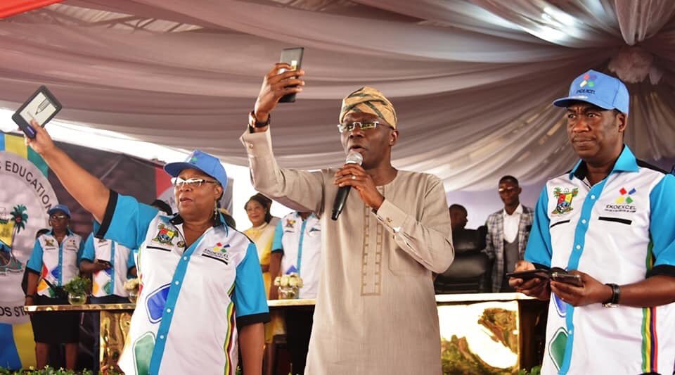 Opetuyii's tweet image. Over 3000 teachers from various schools and education districts across the State converged at De Blue Roof of @lagostelevision where the Governor formally launched #EkoExcel, a teachers’ professional development and training programme. 
January 25th, 2020
#ForAGreaterLagos