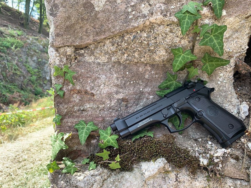 Code4Airsoft's tweet photo. Signs of spring approaching...🌱
Are you ready for your next game?
#BM9 #M9
-
Photo credit: ICS Captain 2020
DeepSilver - Pioneer Airsoft/Germany
-
#icsbbairsoft #BeAGameChanger #icsgoodgun #goodgun #ics #icsairsoft #icsbb #airsoft #GBB #pistol https://t.co/97YuzY6OM1