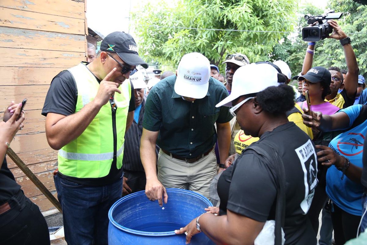 AndrewHolnessJM's tweet photo. It costs approximately $200,000 to treat a patient with Dengue. It costs about 500 dollars to purchase net to cover the drums we use for water storage & zero dollars & a little effort to rid our homes & communities of mosquito breeding sites. Letβs prevent the spread of dengue. https://t.co/pSP8OmP0Uc