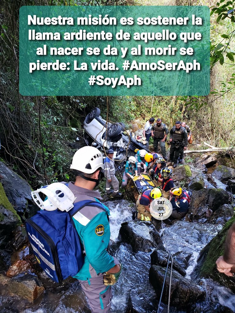 cesarochoaS's tweet photo. Juramos ante Dios y la sociedad poner nuestras facultades físicas y mentales para auxiliar al prójimo sin considerar ningún credo, raza, posición política, económica o social. #AmoSerAph #SoyAph https://t.co/bkDqCjQk8l