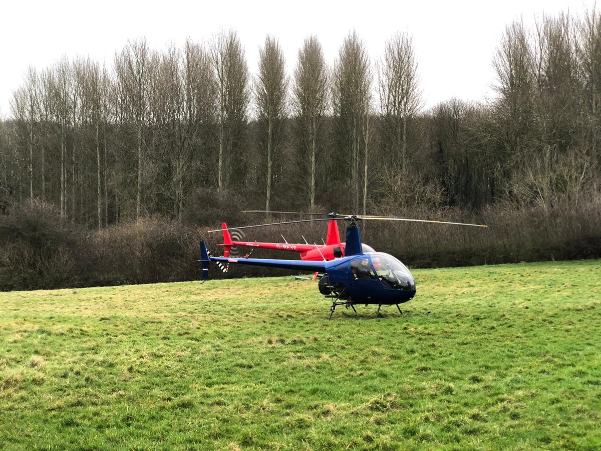 Few photos from today’s ‘picnic outing’
.
#helicopters #privatesite #robinson #r22 #r44 #bell #b206 #jetranger #lunch #landing #leicestershire #nottingham #aviation #pilot #student #instructor