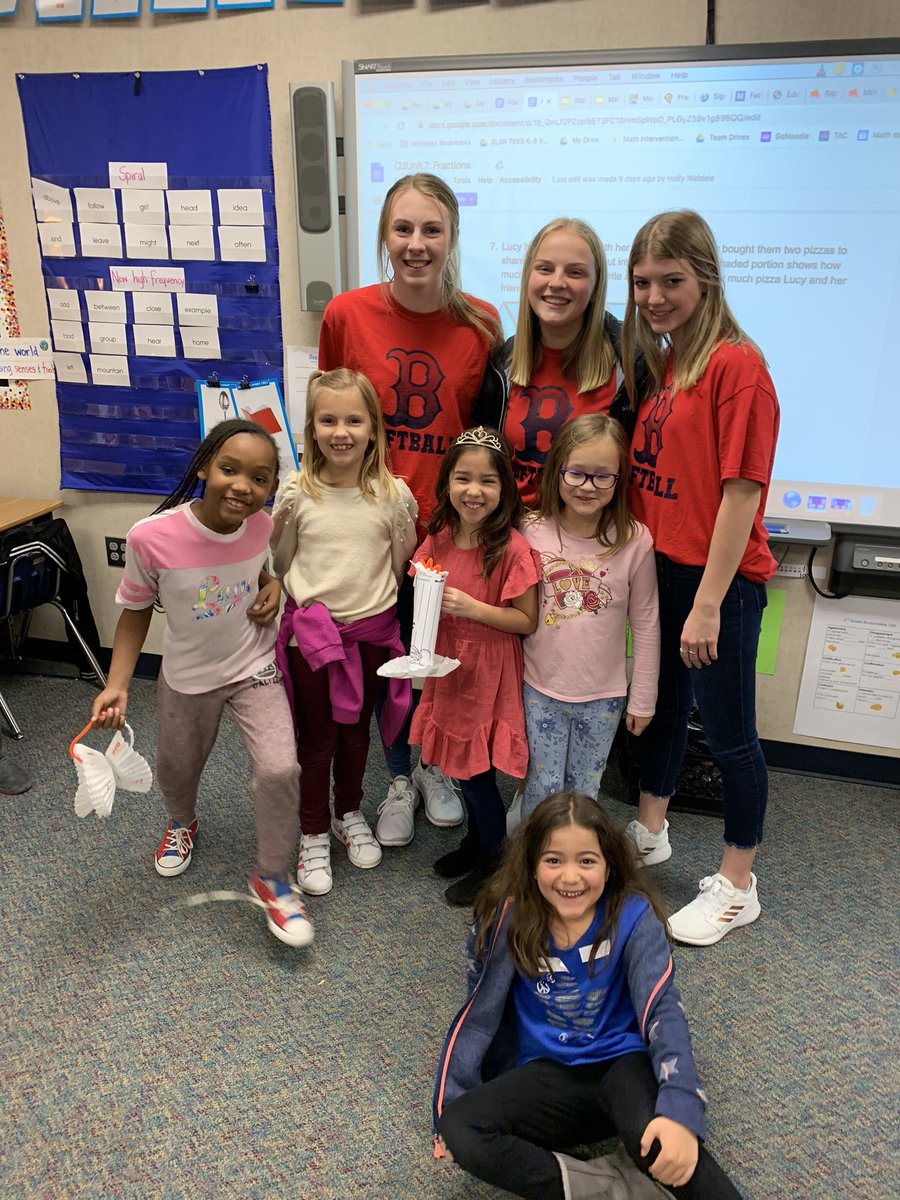 KimberlyKBarr's tweet photo. So thankful to the Boyd Bronco softball team for coming to our class and helping with our mind mission. These girls were awesome role models of the power of working as a team! #MYMISD #BoydSoftball #TEAMMinshew https://t.co/CrBDSFT1a7