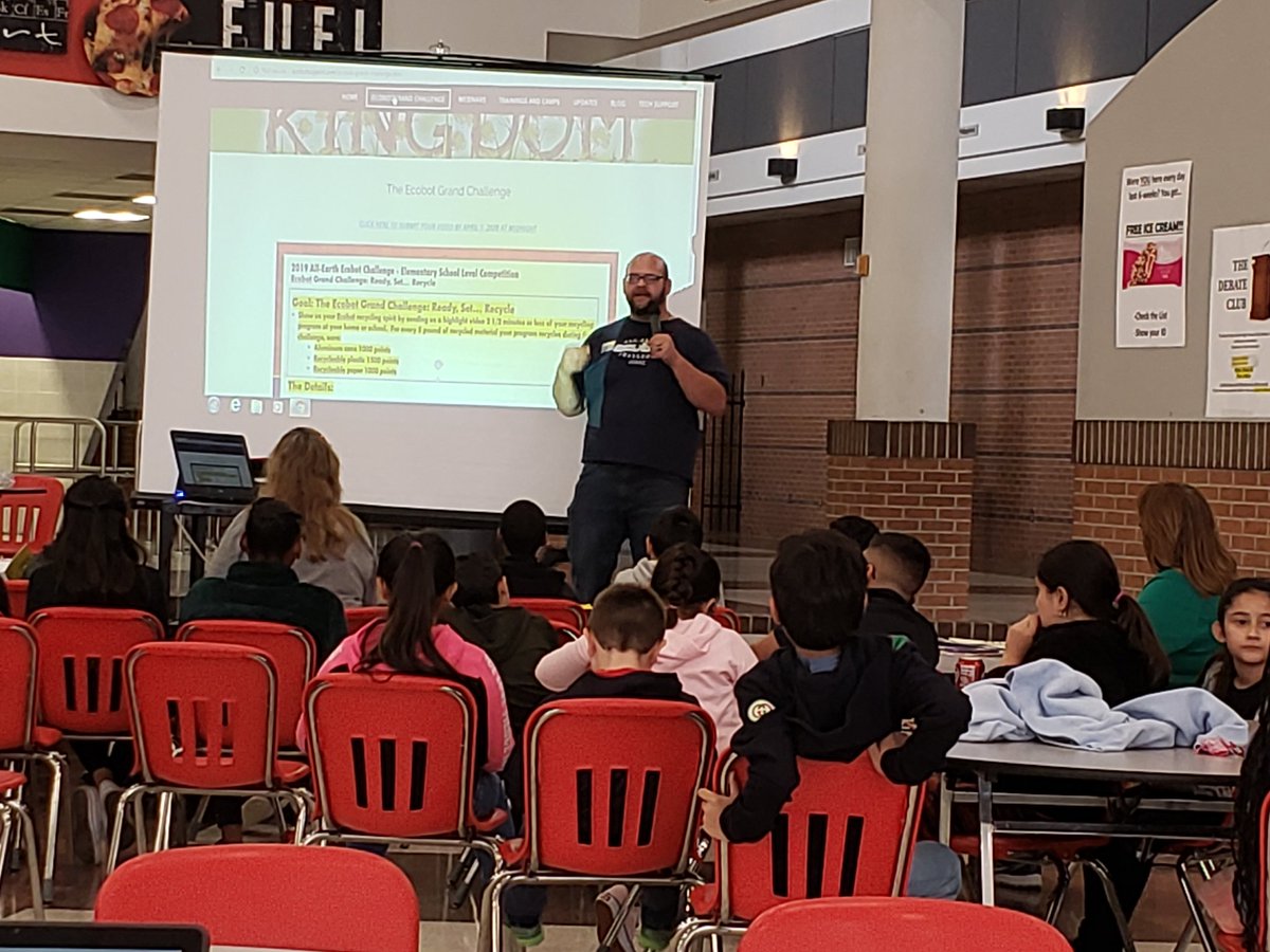 Ncazaresgalena1's tweet image. @allearthecobot getting all the info! Thanks #RoboJoe let&apos;s help save the EARTH!!!