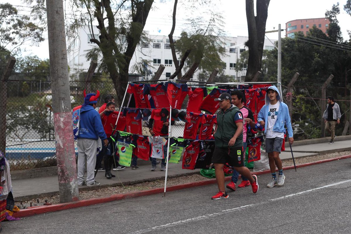 orivas_pl's tweet photo. #Clásico311 #Clausura2020 Las taquillas para comprar los boletos se encuentran ubicadas debajo del Puente Olímpico sobre la 10ma. Avenida. Aún hay entradas para todas las localidades para el encuentro entre Municipal y Comunicaciones https://t.co/izDjEjHTuL