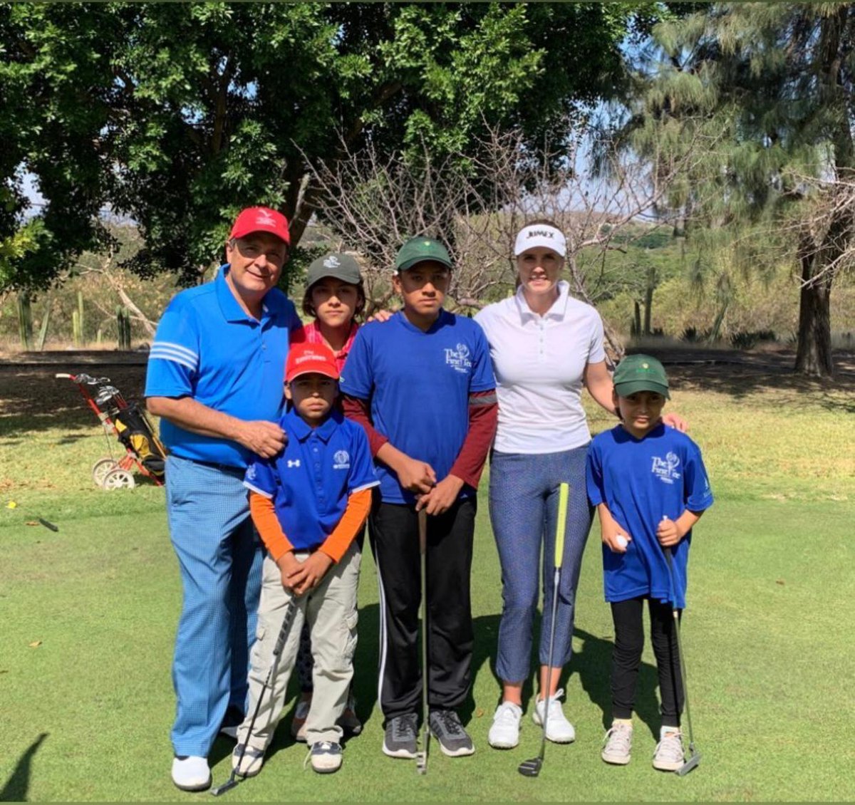 Un sábado  de maravilla en #LasMaravillas gracias a todas nuestras jugadoras por compartir el campo con los niños de <a href="/firstteemexico/">firstteemexico</a> 
.
.

@nicole_alpz <a href="/lilialvarezgolf/">lili alvarez</a> <a href="/VioletaRetamoza/">Violeta Retamoza</a>