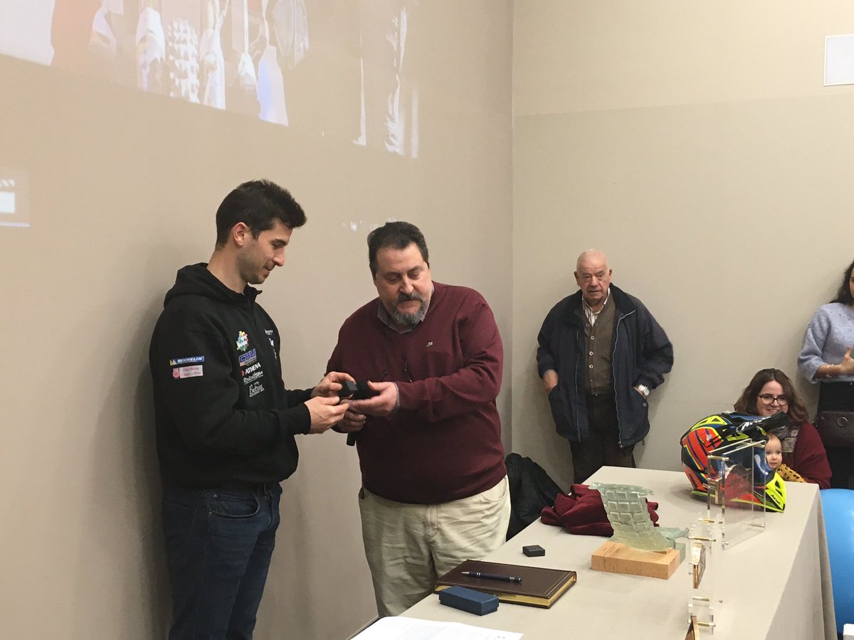RadioSeu's tweet photo. Reconeixement de #ColldeNargó a Jaume Betriu per la victòria en categoria Rookie al #Dakar2020. Galeria d’imatges: https://t.co/WERUtVvBCl  #AltUrgell #Pirineu #motor https://t.co/3jGtUGPjTY