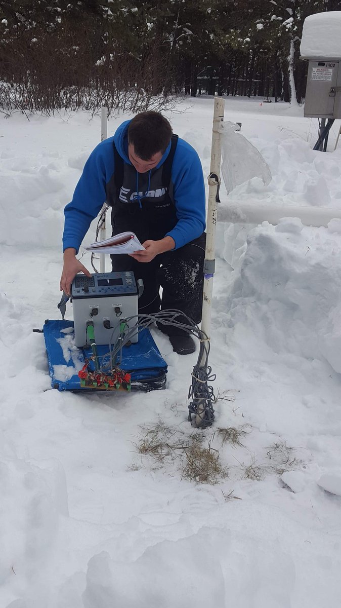 miriam_rslm's tweet photo. Hard workings students (Steve and Grayson) from @BemidjiState collecting data at the Pinewood oil spill site. @RUNgeophysics https://t.co/0aqYSlNRMZ