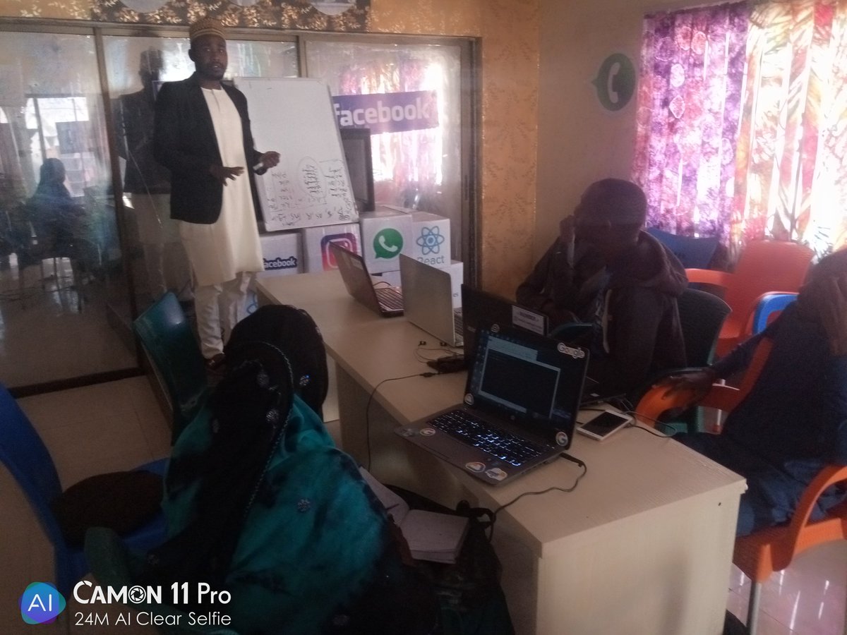 AICommunityKano's tweet photo. Ai coordinator discussing on a vital topic https://t.co/mVIYEYAxTC