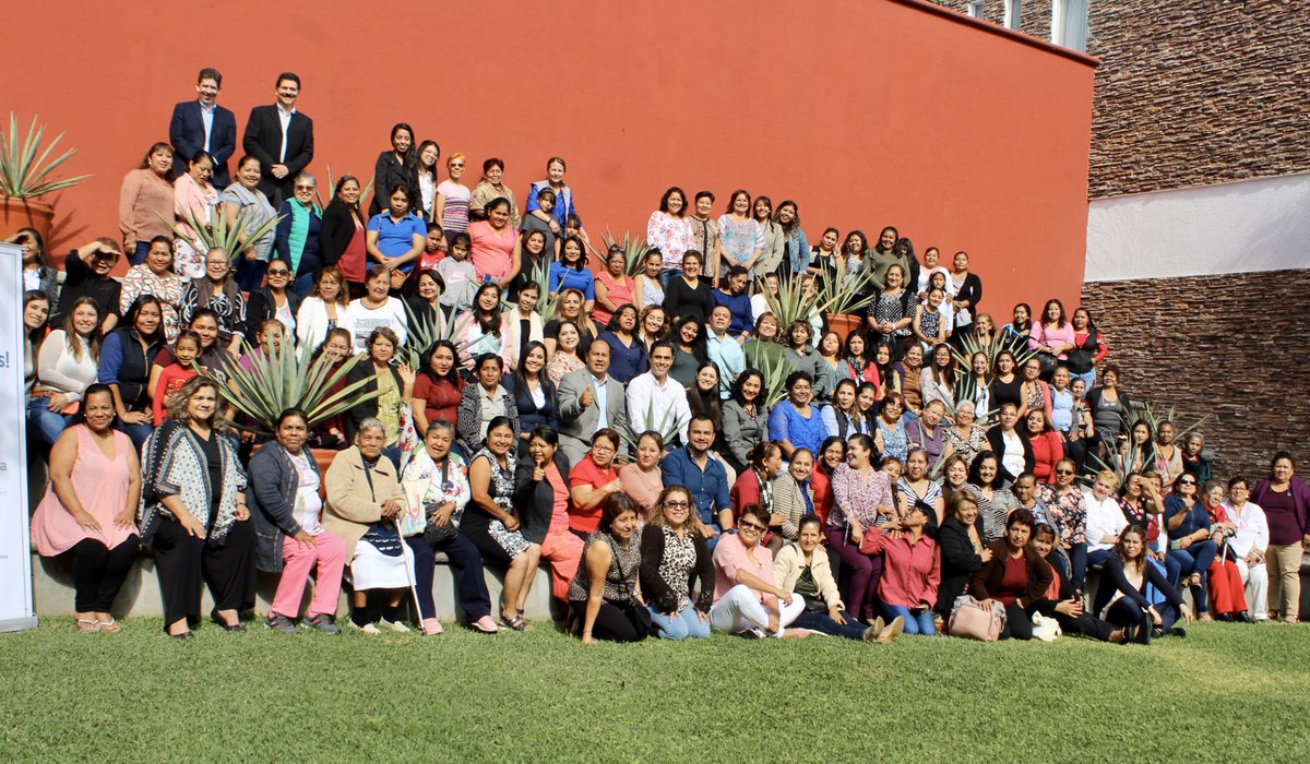 mujerespan_mx's tweet photo. ¡Preparar a nuestras #MujeresDeAcción es tarea de todos los días! Gracias a todas las mujeres de Morelos que hoy asistieron a la Conferencia “Humanismo e Igualdad”, para capacitarse y seguir, juntas y juntos, #ConstruyendoEnIgualdad. ¡#SomosPAN!  🙋🏻‍♀️🙋🏽‍♀️🙋🏼‍♀️ https://t.co/Zp0ddUUBa5