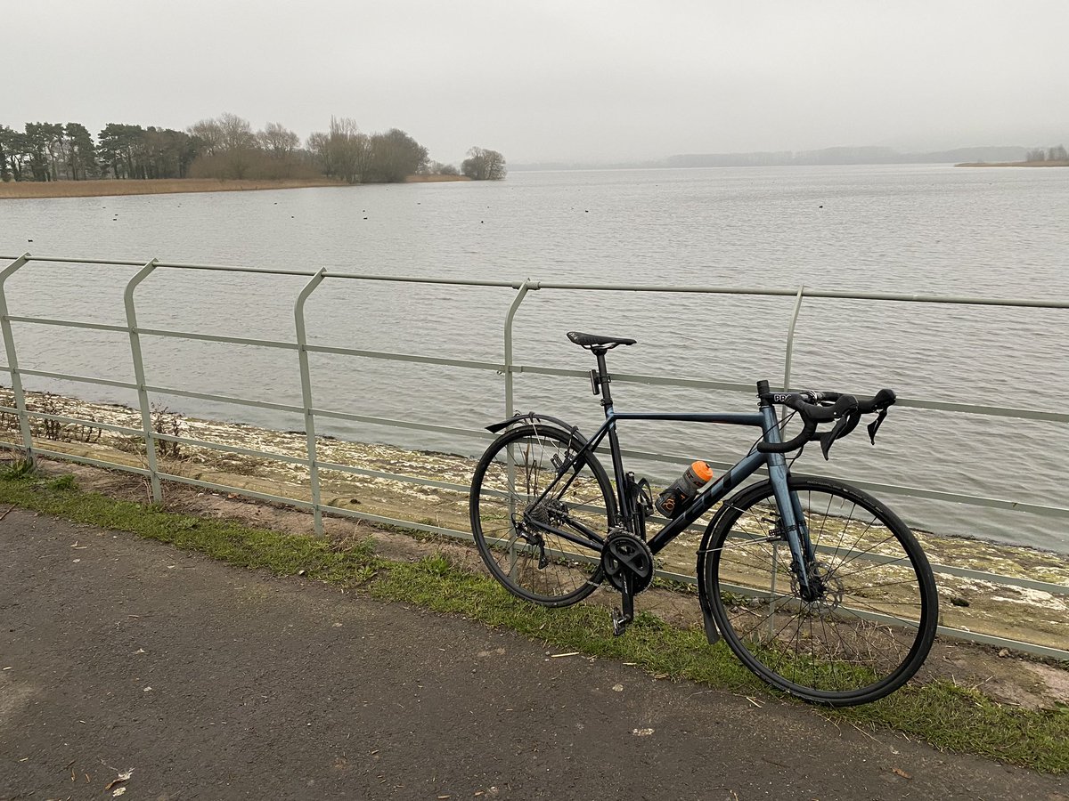 It’s not always perfect weather riding bikes ☔️💨 but it’s days like this that make us stronger. #characterbuilding