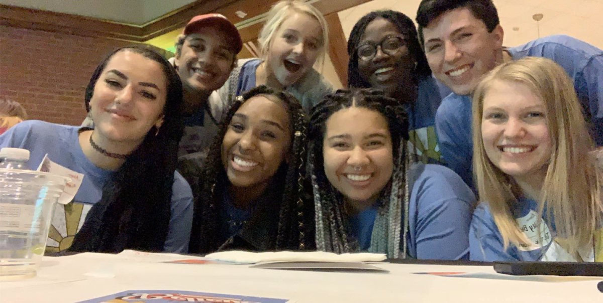 dykelangelo's tweet photo. good times w good people!! @OUleader #leadou https://t.co/rE8ec0stoX