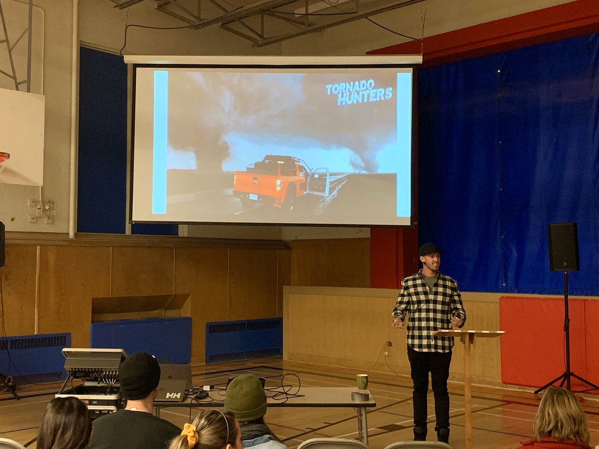 tcdixon3's tweet photo. “Call Your Mother!”
Words to live by from our final keynote @ForbesRicky! Ricky killed his presentation about a life filled with adventure and the thrill of chasing the planet’s wildest weather. 🌪
#SolsticeSeries #GEOEC #ABed #OutdoorEd #StormChasing #TornadoHunters https://t.co/dRhFqJQ0LL