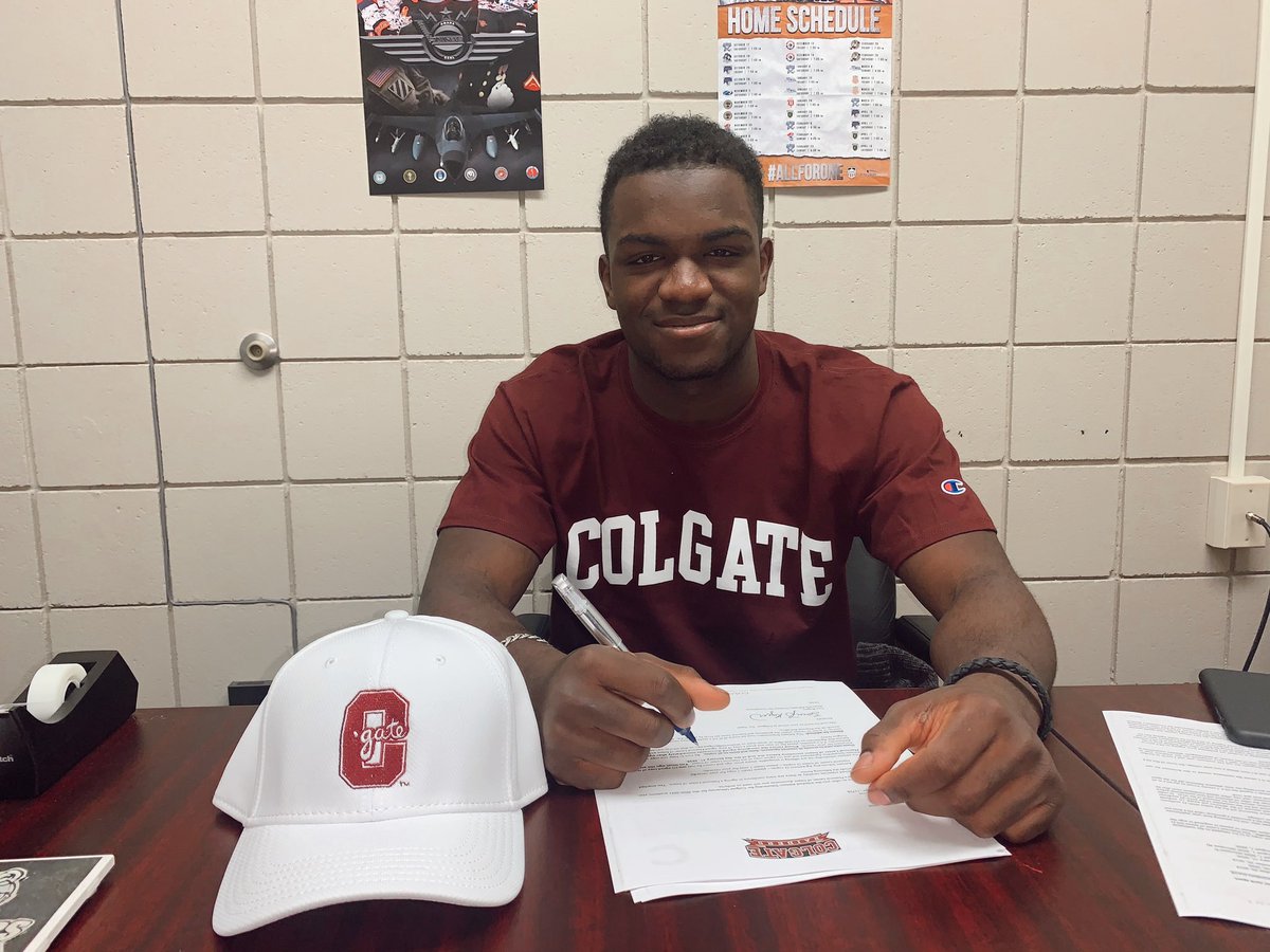 Proud to sign my NLI to play college hockey at Colgate University. #GoGate @ColgateMIH