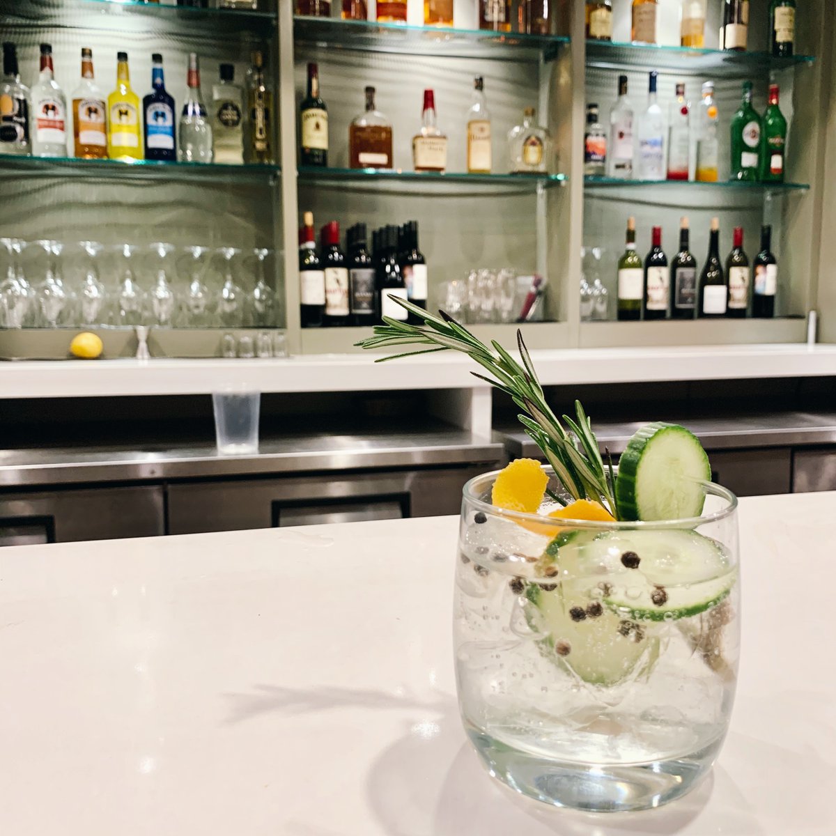 CalgaryPlaza's tweet photo. Saturday night craft cocktails... yes please! Let this be your excuse to come check out our gorgeous new lounge. Need another excuse? Gin Fact! THE GIMLET WAS BORN TO STOP SCURVY. Visit our FB page or Instagram for the full story.

#gin #funfact #barringtons  #cocktail https://t.co/706aSsPjQ0